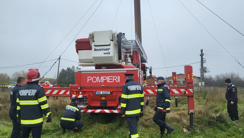 Intervenție de urgență într-o localitate din Satu Mare. Doi bărbați s-au intoxicat cu diluant