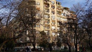 Trei clădiri rezidențiale multifamiliale din București vor intra în proces de consolidare seismică și renovare energetică