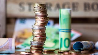 Curs valutar BNR azi, 29 noiembrie 2022. Evoluția monedei euro și a dolarului