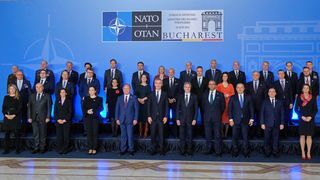 A doua zi a ședinței NATO de la București. Suedia și Finlanda participă la discuții. Suport pentru Republica Moldova. UPDATE