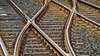 Două trenuri de marfă care transportau cereale au fost implicate, într-o coliziune, în Vrancea