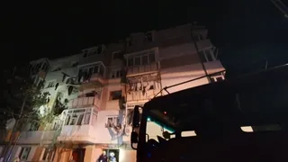 Explozie puternică &icirc;ntr-un bloc de locuințe din Suceava, luni dimineața.
