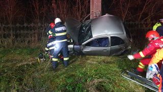 Accident cumplit în Vâlcea. Un tânăr de 16 ani a murit, alți doi minori sunt în stare gravă