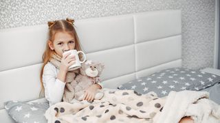 Virozele, tot mai &icirc;nt&acirc;lnite la cei mici. Numărul copiilor din spitale a crescut cu 40%