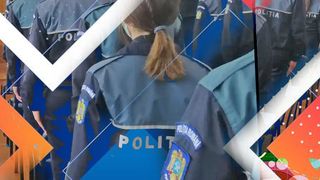 O polițistă falsă a fost prinsă în timpul unui flagrant