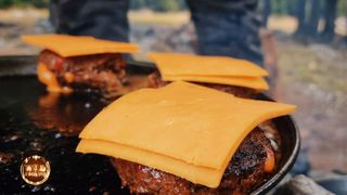 rețetă de cheeseburger delicios &icirc;n sălbăticie