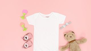 Sfaturi pentru a alege haine potrivite și de calitate pentru bebeluși