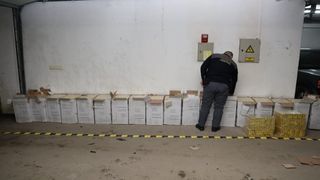 Contrabandă cu țigări în Maramureș: 13.500 de pachete cu ţigări au fost descoperite la frontiera cu Ucraina