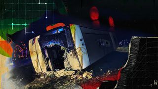 VIDEO- Alertă la Arad: Un autocar cu 33 de persoane s-a răsturnat