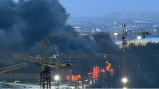  Un incendiu de proporții a izbucnit la un centru comercial de lângă Moscova