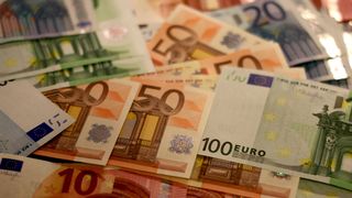 Curs valutar BNR azi, 13 decembrie 2022.