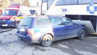 O gravidă și doi copii au ajuns la spital, în urma unui accident rutier grav