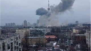 Explozii la Kiev. Guvernatorul regiunii avertizează: „Rămâneţi în adăposturi”
