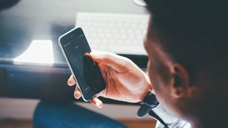 Fraude cu conturi bancare în România. Noi metode inventate de escrocii online