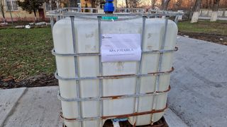 Șocant! 4.000 de oameni din Prahova au băut apă contaminată zilnic. Nu trebuie consumată nici măcar fiartă