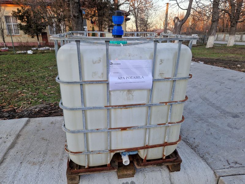 Șocant! 4.000 de oameni din Prahova au băut apă contaminată zilnic. Nu trebuie consumată nici măcar fiartă