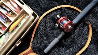 Un bărbat s-a înecat, iar altul a dispărut, în urma unei tragedii care a a avut loc la pescuit