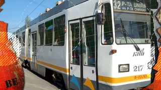 VIDEO-O copilă a fost băută într-un tramvai din Capitală