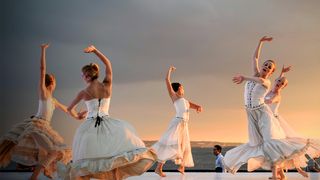 Dezvoltă-ți abilitățile de dans și îndrăznește să te exprimi prin mișcare !