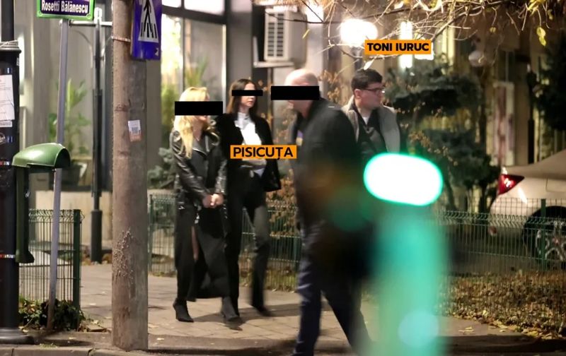 FOTO - Toni Iuruc a uitat de Simona Halep! Bărbatul a fost văzut la brațul unei brunete misterioase