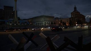 Solidari cu Ucraina. Luminițele de sărbători din centrul Capitalei se sting astăzi timp de o oră