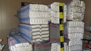 Țigări de contrabandă, în valoare de milioane de euro, au fost găsite ascunse printre portocale