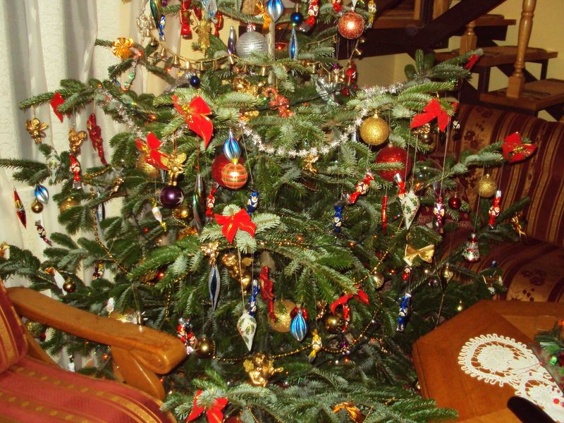 De ce l-a transformat Nicolae Ceaușescu pe Moș Crăciun în Moș Gerilă? Tradițiile de Crăciun au suferit adevărate modificări în perioada comunistă