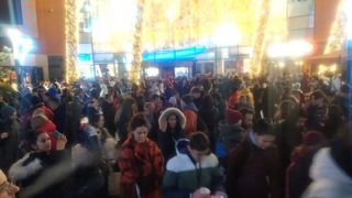 FOTO/VIDEO - Alertă cu bombă la un mall din București! Oamenii au fost evacuați de urgență / SRI: &bdquo;Suntem la fața locului și se aplică procedurile standard&rdquo;