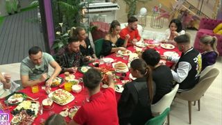 Atmosferă de sărbătoare în ”Casa Iubirii”. Concurenții s-au bucurat de o masă tradițională, dar au avut parte și de surprize