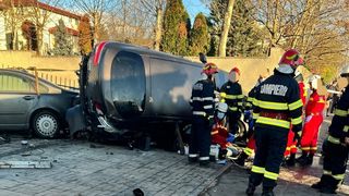 VIDEO | Accident cumplit în București. Un tânăr de 18 ani s-a răsturnat cu mașina, pasagera din autoturism a murit