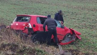 Accident rutier în Neamț: o mașină a fost lovită de un tren, în localitatea Secuienii Noi
