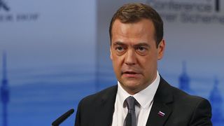 Medvedev a fost numit în funcţia de vicepreşedinte al comisiei militaro-industriale
