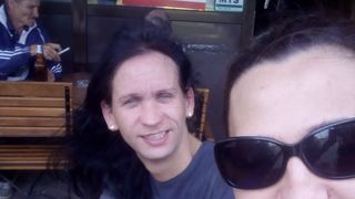 VIDEO - Șocant! Acestea sunt ultimele imagini cu Monalisa &icirc;n viață. T&acirc;nărul travestit a ars de viu &icirc;n propria casă, cu m&acirc;na pe icoană, &icirc;n ziua de Crăciun