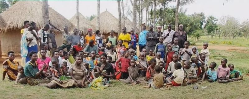 FOTO/VIDEO - El este fermierul care are o „armată” pe post de familie: 10 soții, 102 copii și 568 de nepoți. „Îi sfătuiesc pe cei care își doresc mai mult de patru soții să nu facă asta”