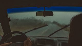 Cum te asiguri de funcționalitatea deplină a unor ștergătoare de parbriz, înainte de a pleca la drum lung?