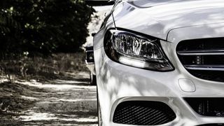 O mașină de lux, în valoare de 150.000 de euro,  găsită la un român din Constanța. Acesta încerca să o vândă mai ieftin