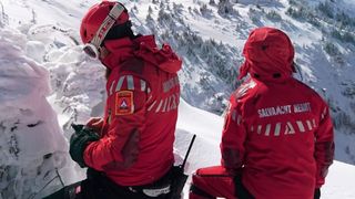 Incident tragic în Brașov. O adolescentă a fost grav rănită în urma unui accident în Masivul Postăvaru