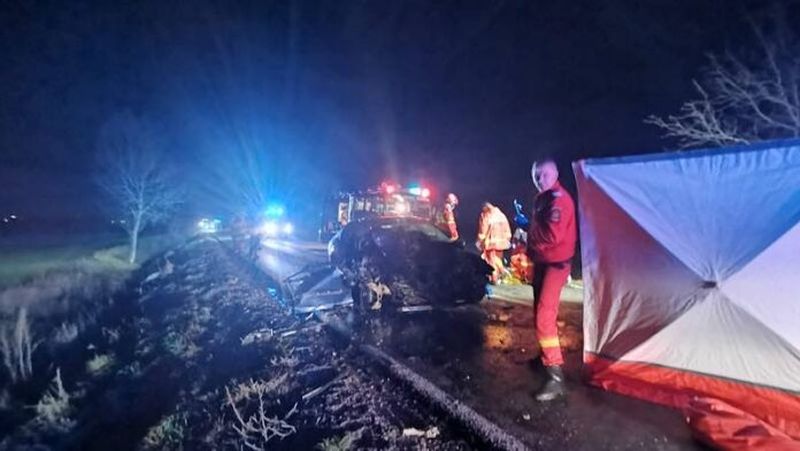 Accident teribil în prima zi din an: O femeie şi un bărbat au murit pe loc
