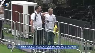 Trupul lui Pele a fost depus pe stadion