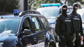 Un cetățean irakian a &icirc;ncercat să intre ilegal &icirc;n Rom&acirc;nia, ascuns pe osia unei semiremorci