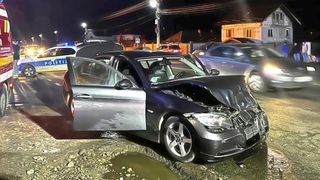Mașină de poliție, implicată într-un accident grav în Neamț