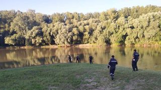 Un bărbat a murit după ce a încercat să traverseze pe jos râul Bistrița