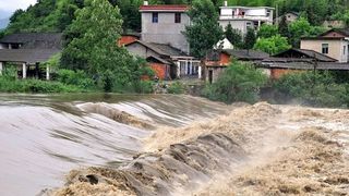 Avertizare de inundații pe mai multe râuri din țară