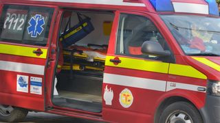 Un autocar cu 52 de persoane a fost implicat într-un accident rutier