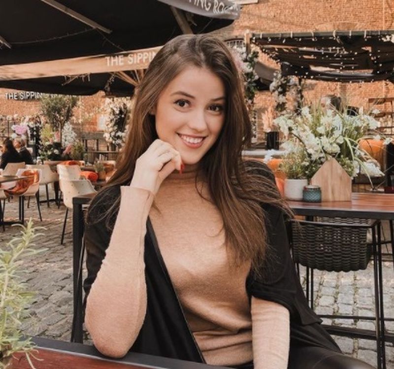 Transformarea incredibilă a Ivonei Mihăescu. Fata lui Mugur Mihăescu a devenit o domnișoară în toată regula și face furori peste hotare