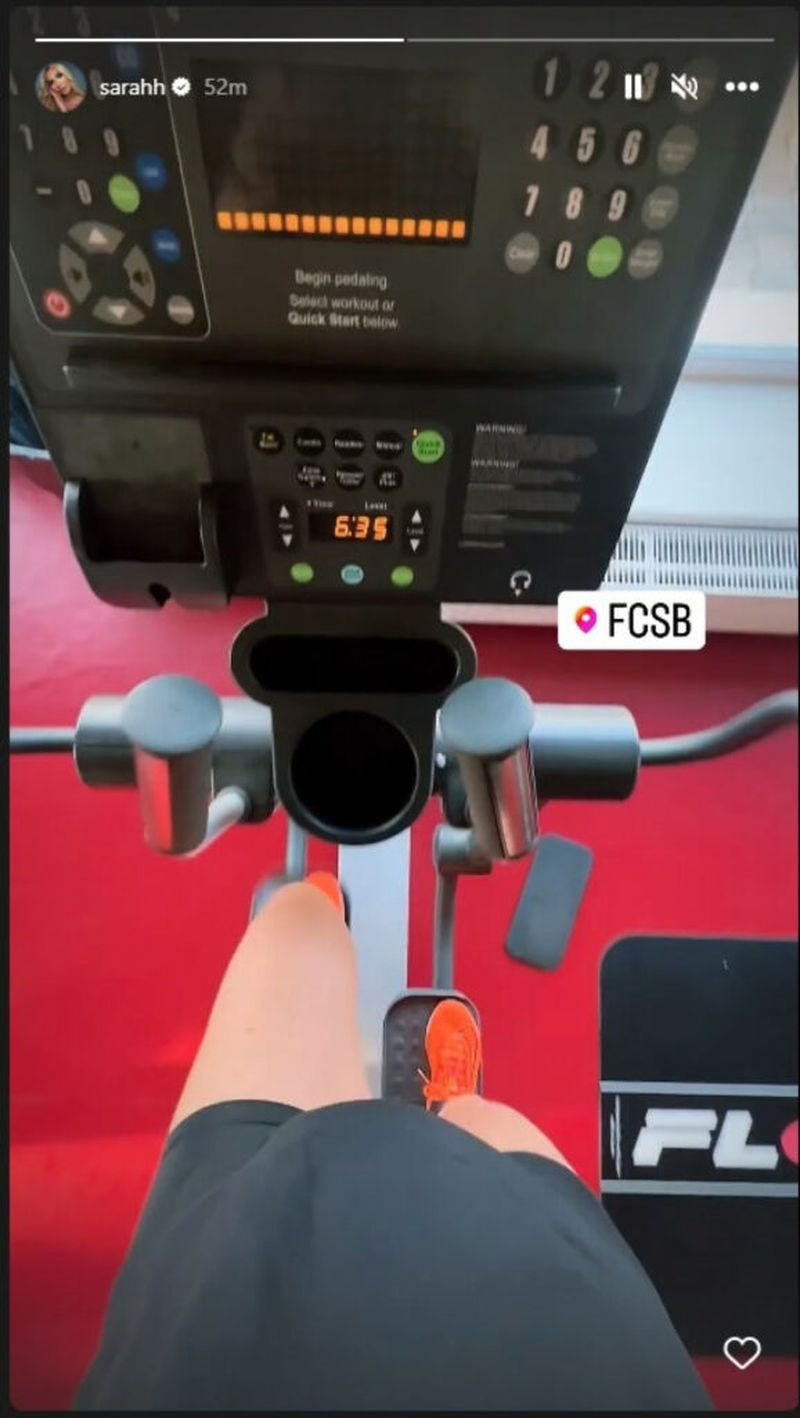 Sarah Dumitrescu, fiica Anamariei Prodan, a fost surprinsă antrenându-se la baza de pregătire a FCSB-ului, clubul patronat de Gigi Becali. Impresara și latifundiarul din Pipera nu au o relație bună