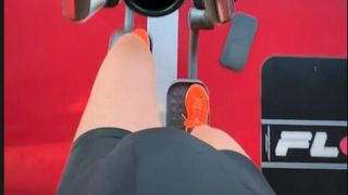 Sarah Dumitrescu, fiica Anamariei Prodan, a fost surprinsă antrenându-se la baza de pregătire a FCSB-ului, clubul patronat de Gigi Becali. Impresara și latifundiarul din Pipera nu au o relație bună