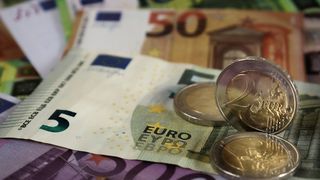 Curs valutar BNR azi, 10 ianuarie 2023. Cu cât se vinde euro la casele de schimb?