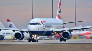 Pasagerii păgubiți de Blue Air au început să își recupereze banii