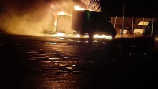 Incendiu într-o parcare din Galați: trei mașini au fost cuprinse de flăcări
